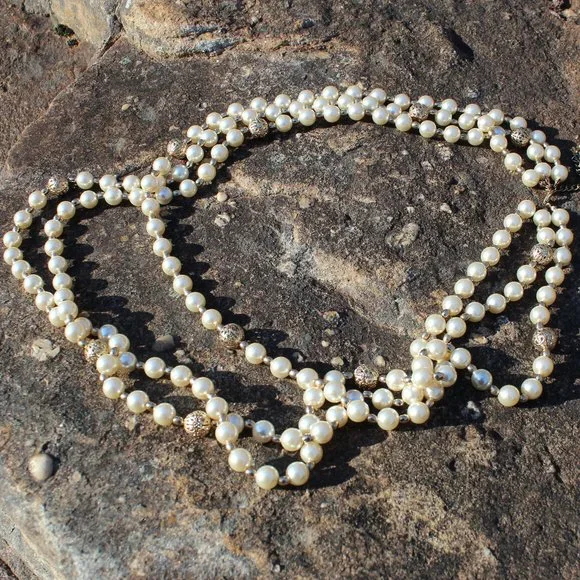 Vintage Elegant Triple Strand Faux Pearls - Picture 6 of 6